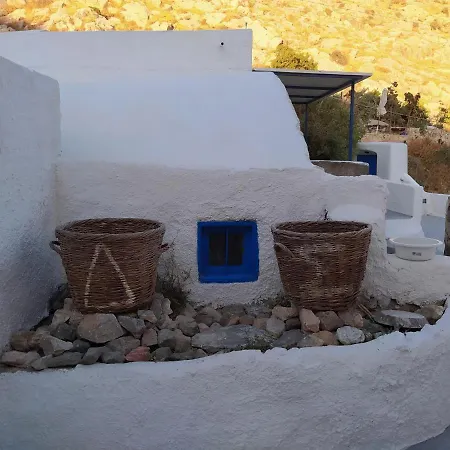Mentoras' Complex * Emporio (Santorini)