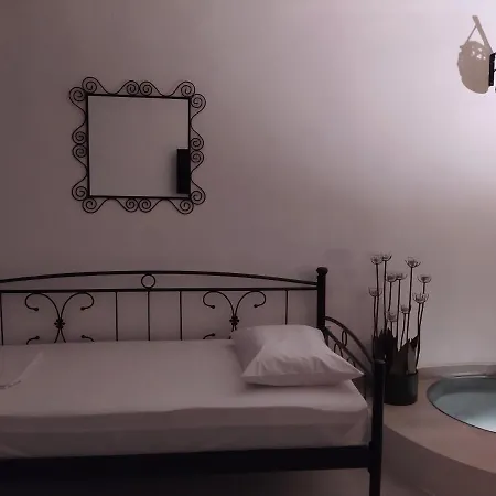 Apartment Mentoras' Complex Emporio (Santorini)