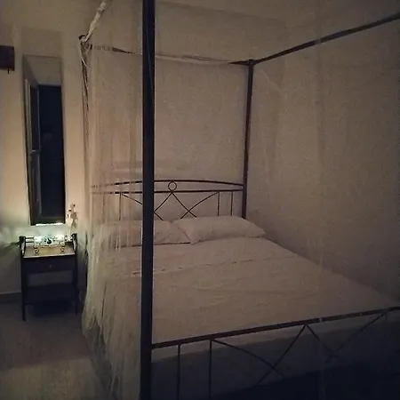 Mentoras' Complex * Emporio (Santorini)